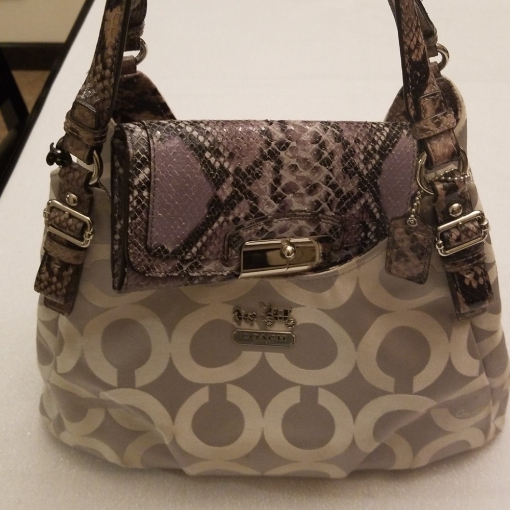 Purse - Picture 2 of 8